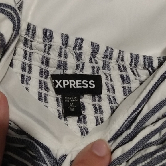 Express Babydoll/crop shirt size Medium - Picture 2 of 4